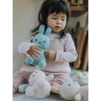 miffy-sitting-organic-cotton-pink-yellow-melange-23cm-miff-24182407