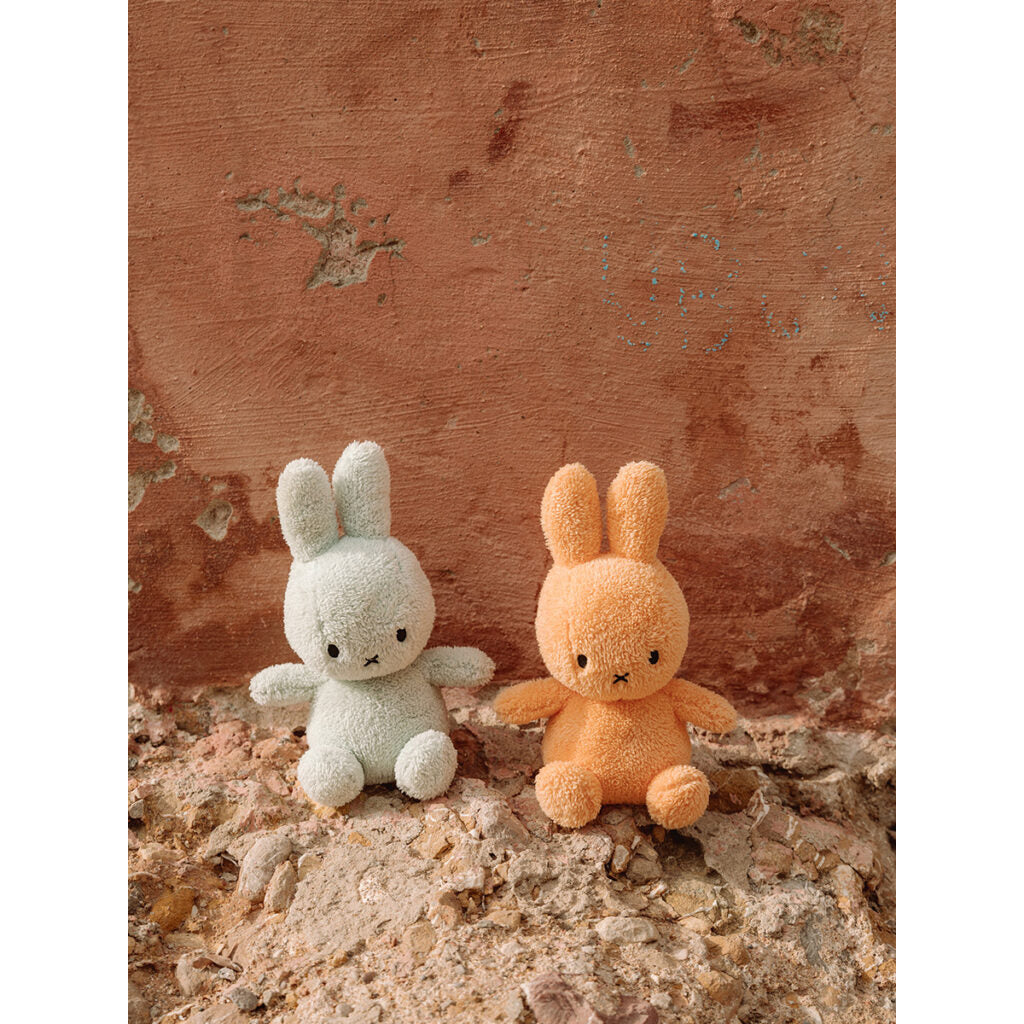 miffy-sitting-terry-soft-orange-23cm-miff-24182561