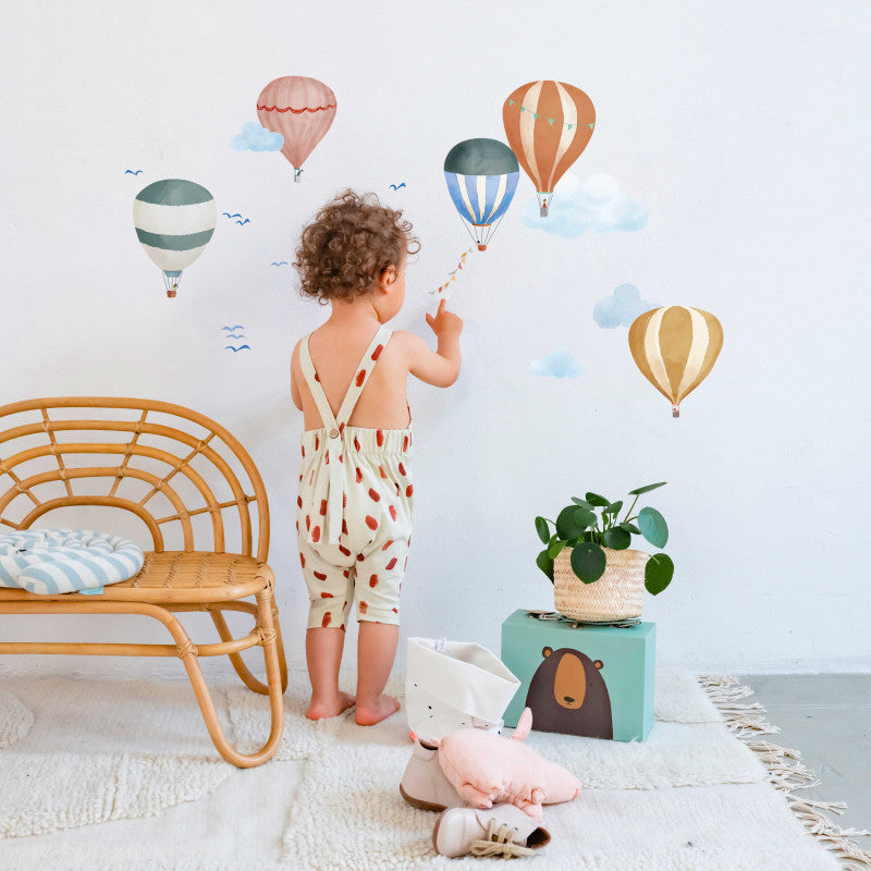 mimi-lou-easy-stickers-hot-air-balloons-in-watercolor-mimi-art564