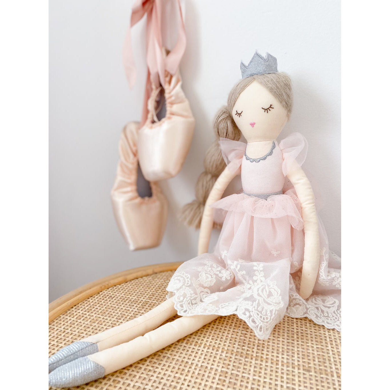 mon-ami-princess-olivia-doll-mona-ld1015