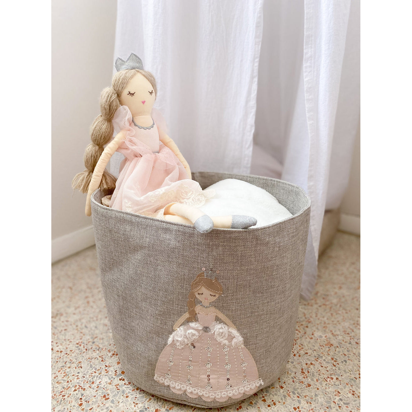 mon-ami-princess-olivia-doll-mona-ld1015