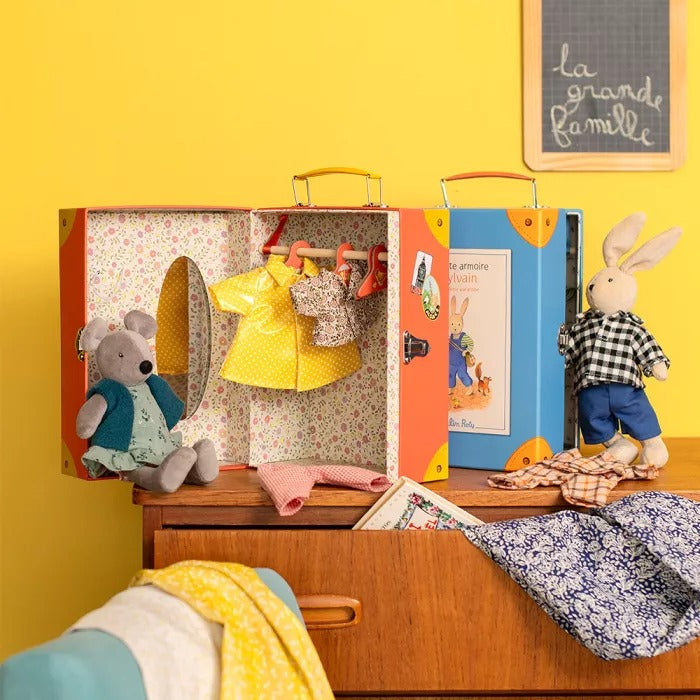 moulin-roty-la-grande-famille-little-wardrobe-suitcase-sylvain-moul-632408