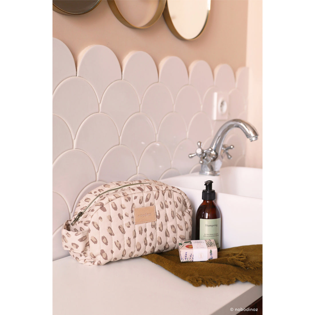 nobodinoz-hyde-park-waterproof-vanity-case-leonie-latte-nobo-4933072