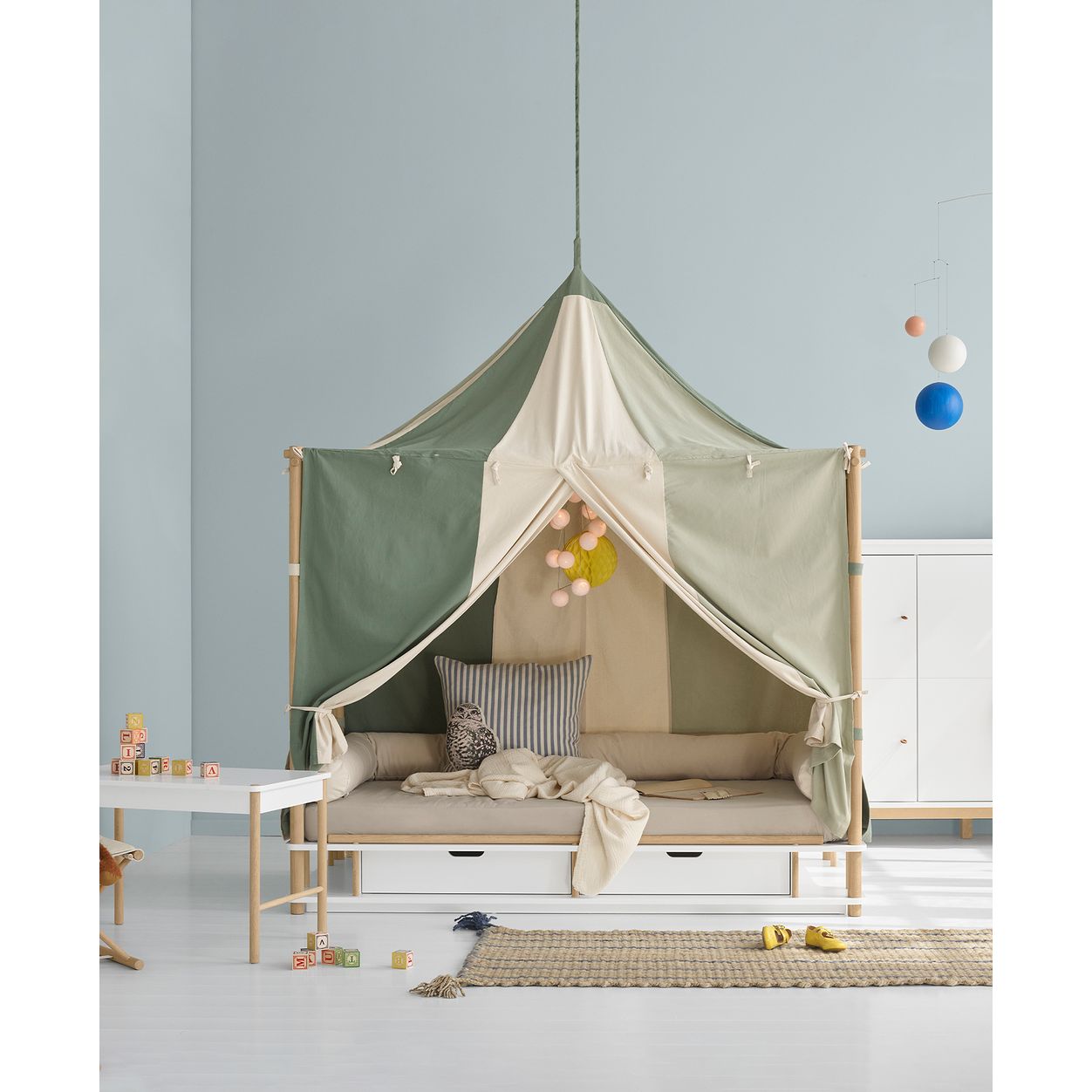 oliver-furniture-bed-canopy-circus-for-camp-beds-green-undyed