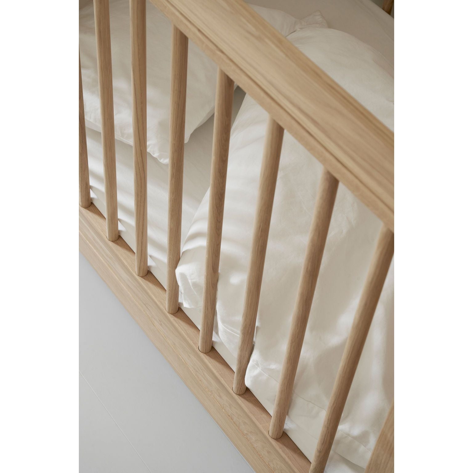 Oliver Furniture Wood Mini+ Cot Bed (With Junior Conversion Kit) - Oak