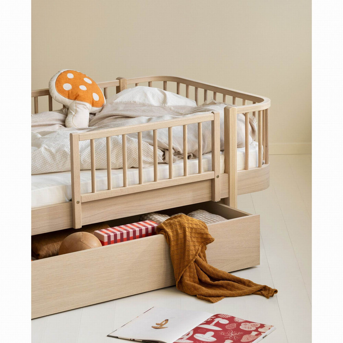 oliver-furniture-wood-original-bed-drawer-oak-furniture-olif-041418-03
