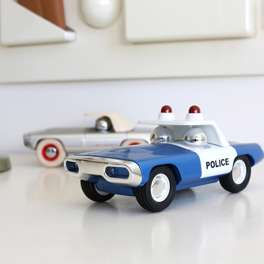 playforever-m103-heat-voiture-de-police