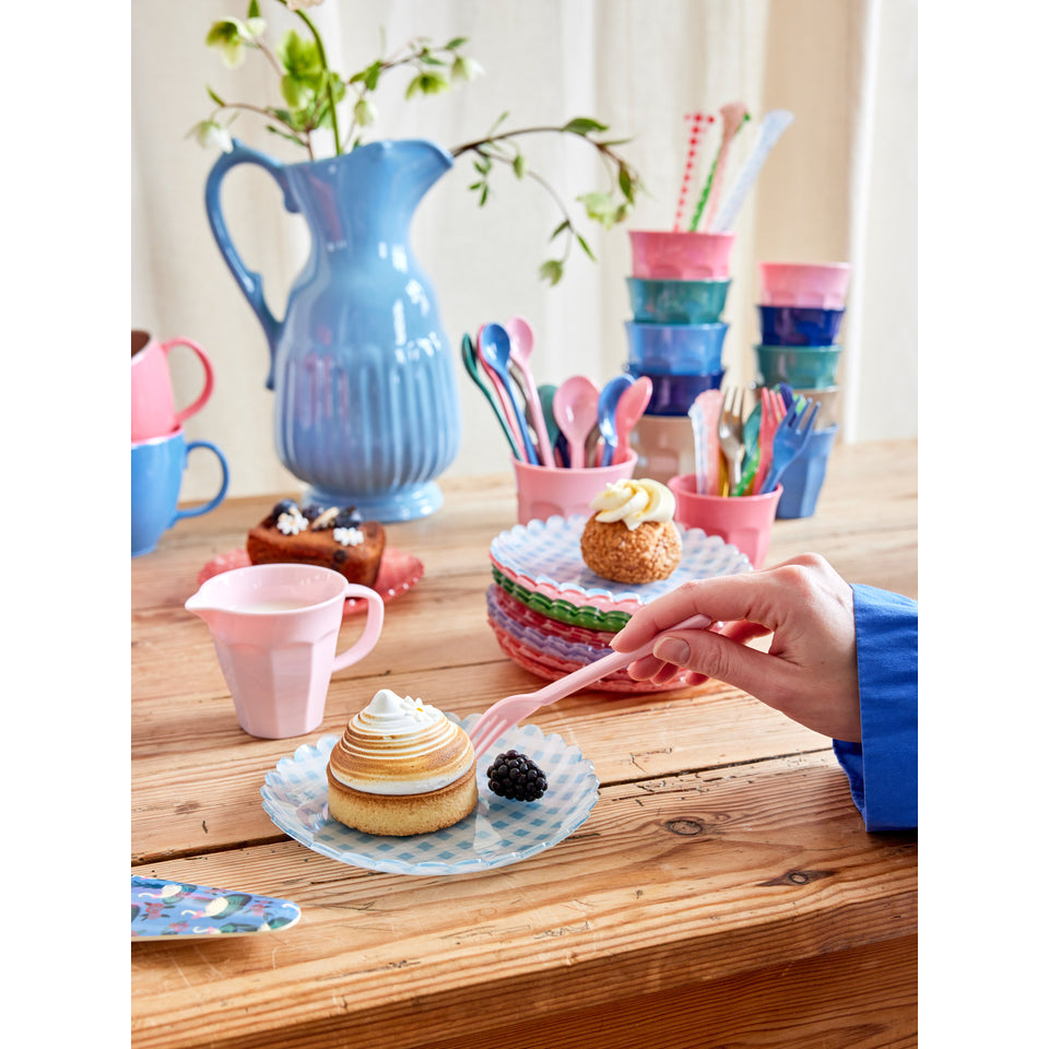 rice-dk-acrylic-cake-plate-with-soft-blue-checkers-fabric-rice-accpl-checsb