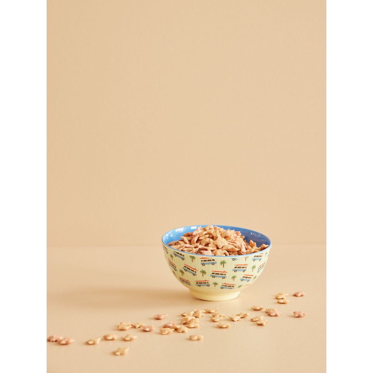 rice-dk-melamine-bowl-with-cars-print-two-tone-medium-rice-melbw-car
