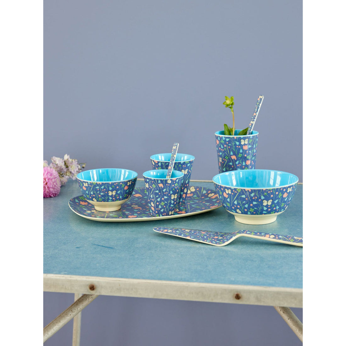 rice-dk-melamine-cake-server-navy-blue-butterfly-field-print-rice-mecas-ss24xcbufi