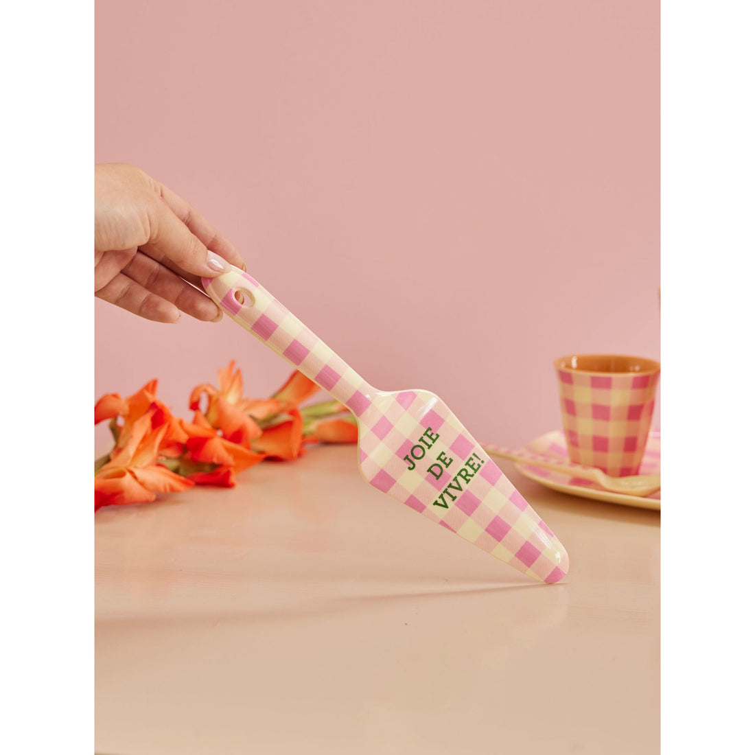 rice-dk-melamine-cake-server-pink-check-it-out-print-rice-mecas-ss24xccito