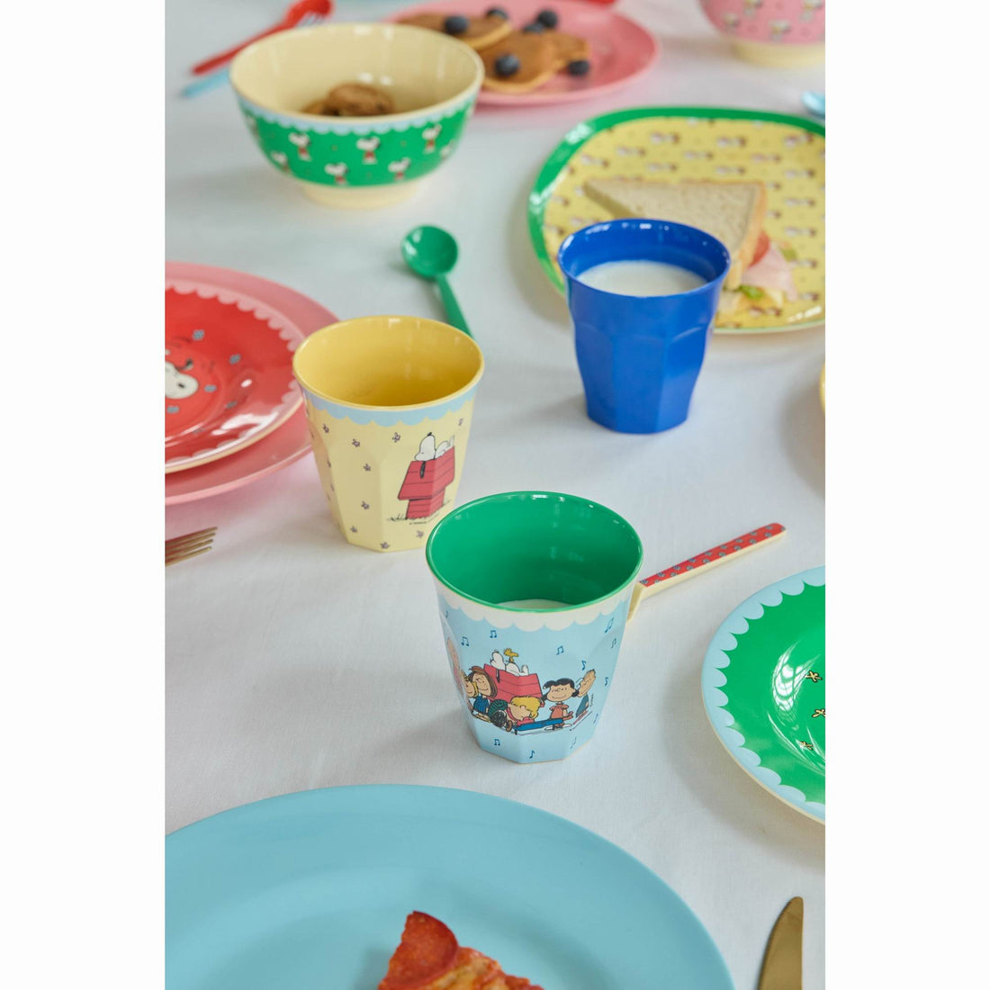 rice-dk-melamine-cup-with-soft-blue-snoopy-print-medium-250-ml-kitchen-rice-melcu-snoopb-03
