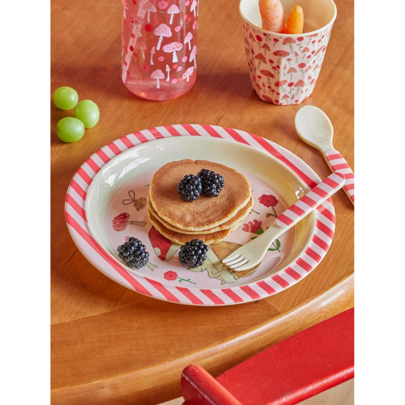 rice-dk-melamine-kids-lunch-plate-with-pink-happy-forest-print-rice-kilpl-hafoi