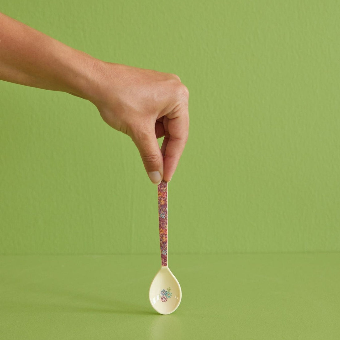 rice-dk-melamine-teaspoon-with-wild-vintage-flower-print-rice-melsp-saw23xcpwflo