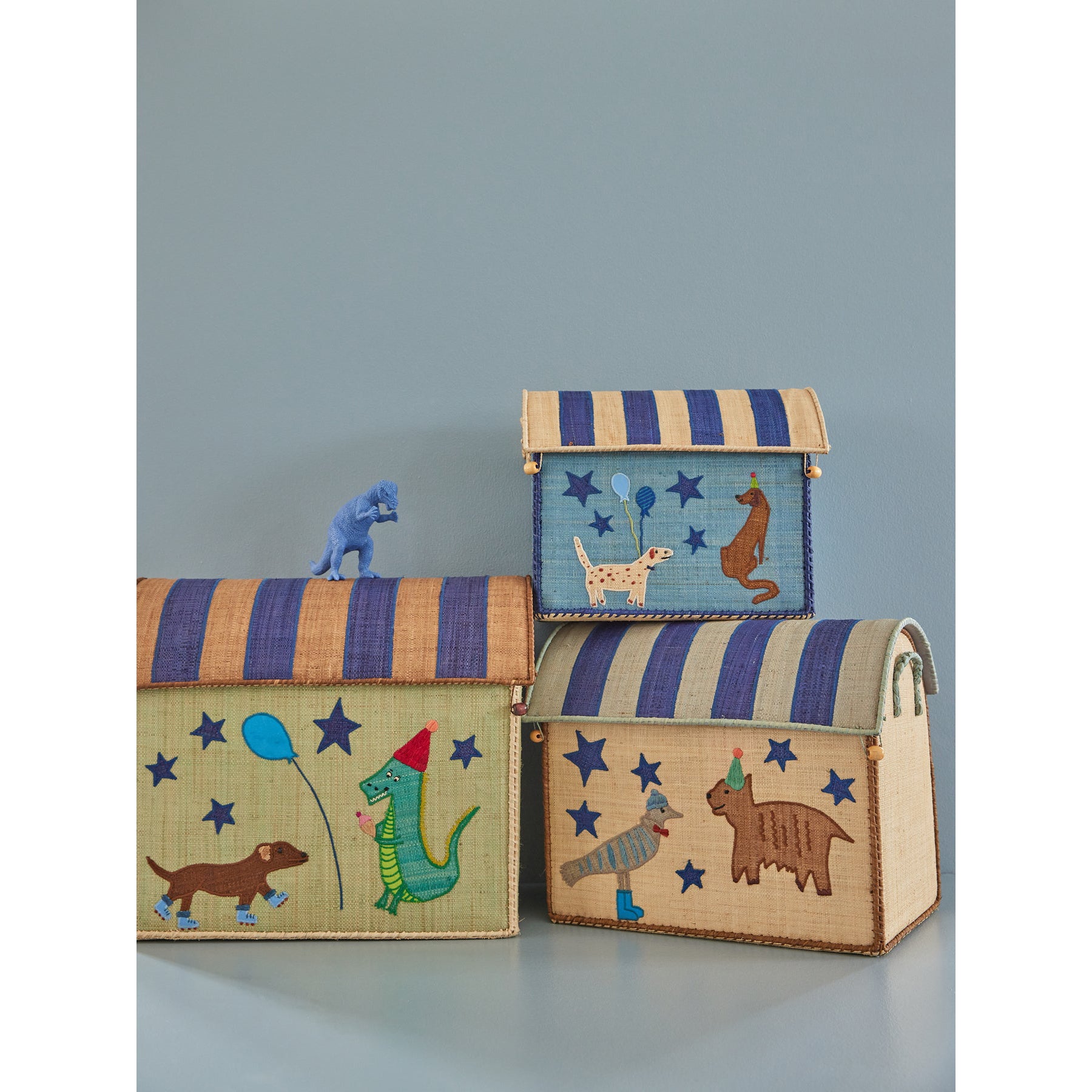 rice-dk-raffia-toy-baskets-with-blue-party-animal-theme-medium-rice-bshou-mpab