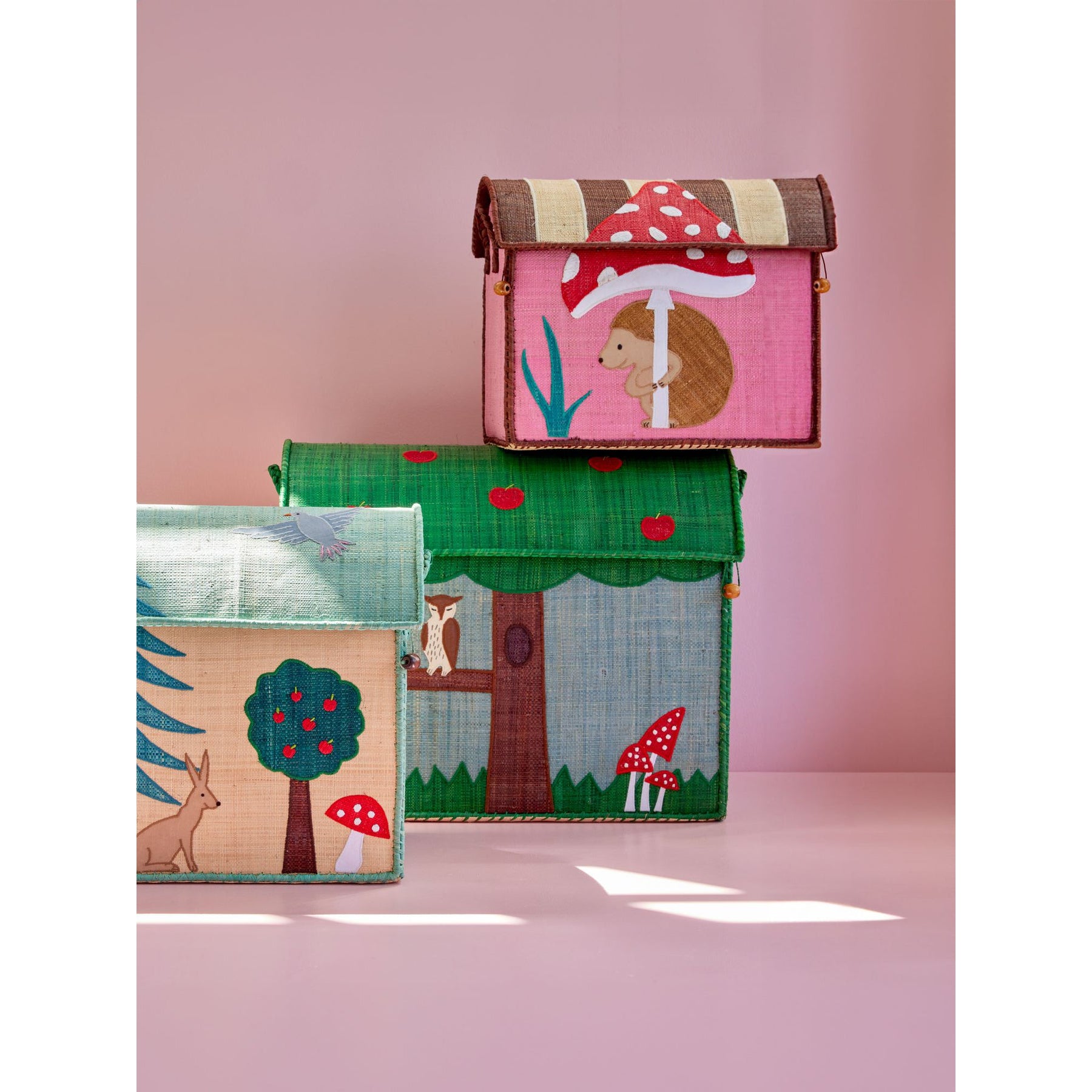 rice-dk-raffia-toy-baskets-with-happy-forest-theme-medium-rice-bshou-mhafo