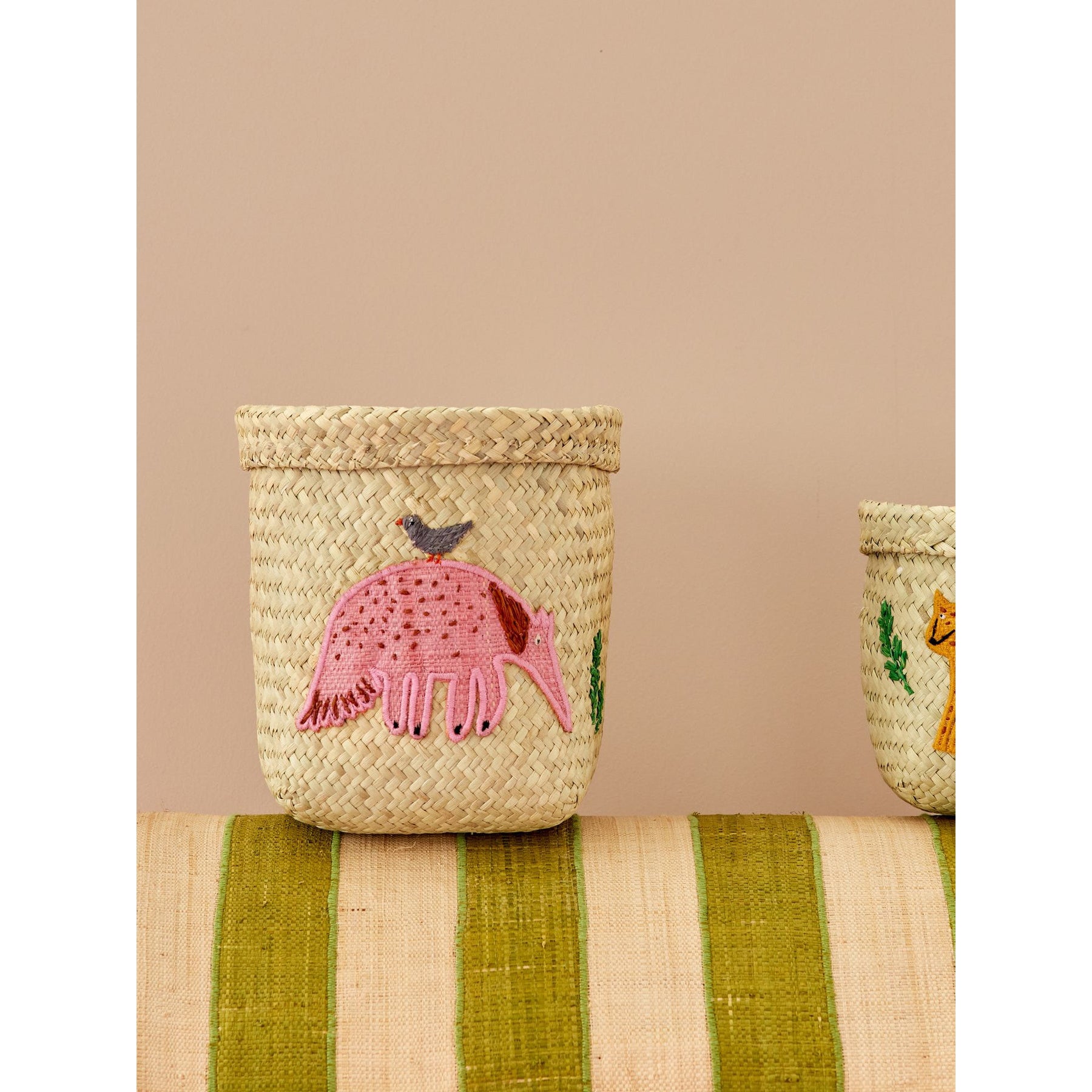 rice-dk-small-round-raffia-storage-basket-natural-ant-eater-embroidery-rice-bssto-2zalant