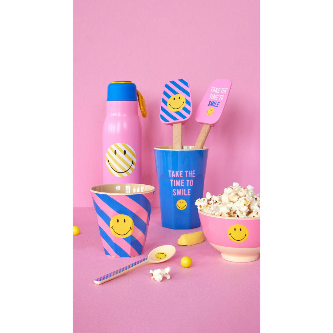 rice-dk-stainless-steel-drinking-bottle-in-pink-with-smiley-print-12h-hot-24h-cold-rice-stbot-smil