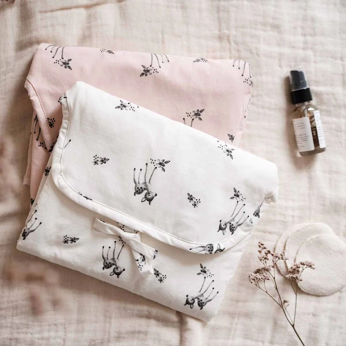 rose-in-april-changing-mat-charly-fawn-print-ecru-50x70cm-ria-art000000400