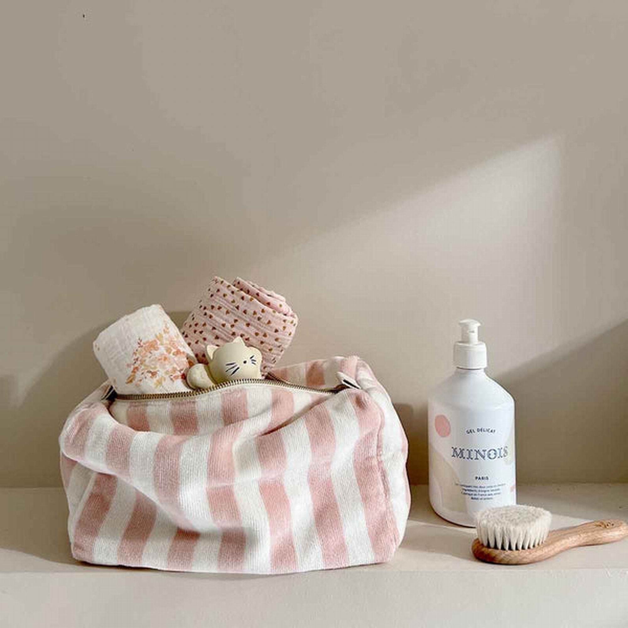 rose-in-april-swaddle-print-bouquet-baby-nursery-clothing-wear-fashion-accessories-ria-art000001135-04