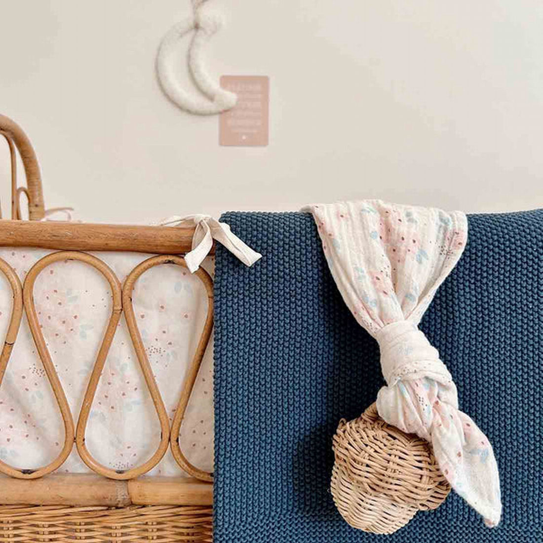 rose-in-april-swaddle-print-may-baby-nursery-clothing-wear-fashion-accessories-ria-art000001245-04