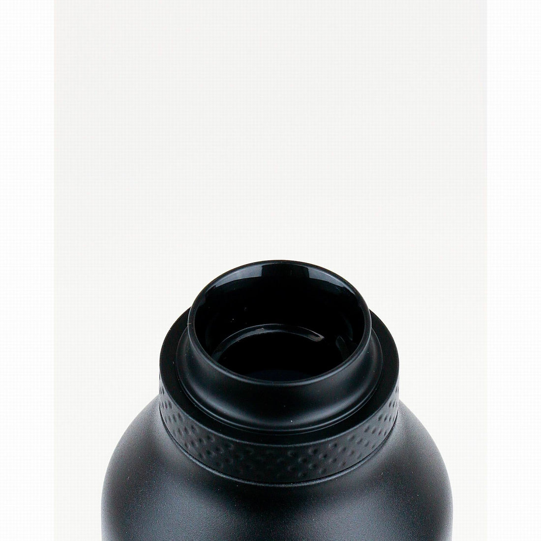 runbott-mii-insulated-bottle-600ml-black-kitchen-runb-91898630-07