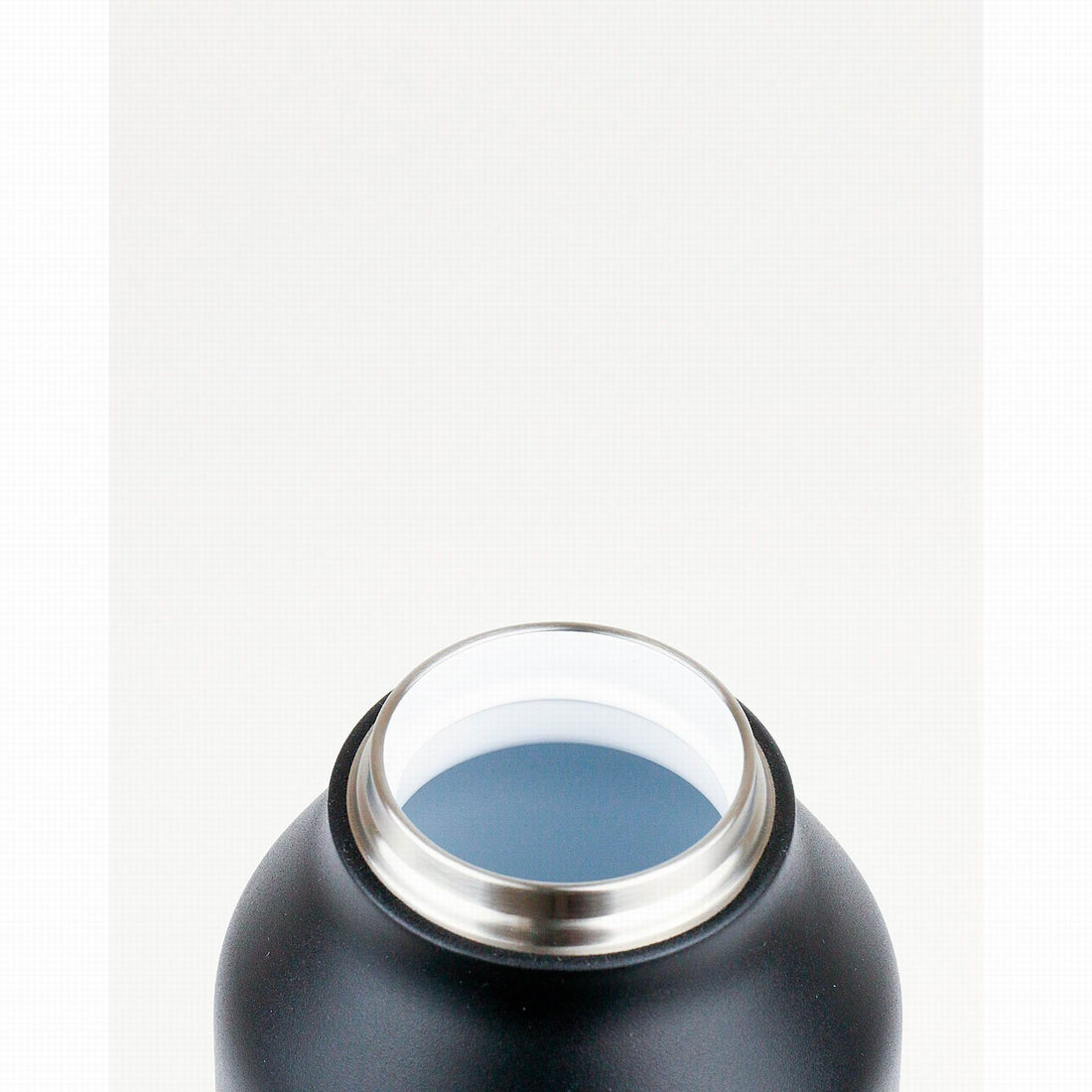 runbott-mii-insulated-bottle-600ml-black-kitchen-runb-91898630-08