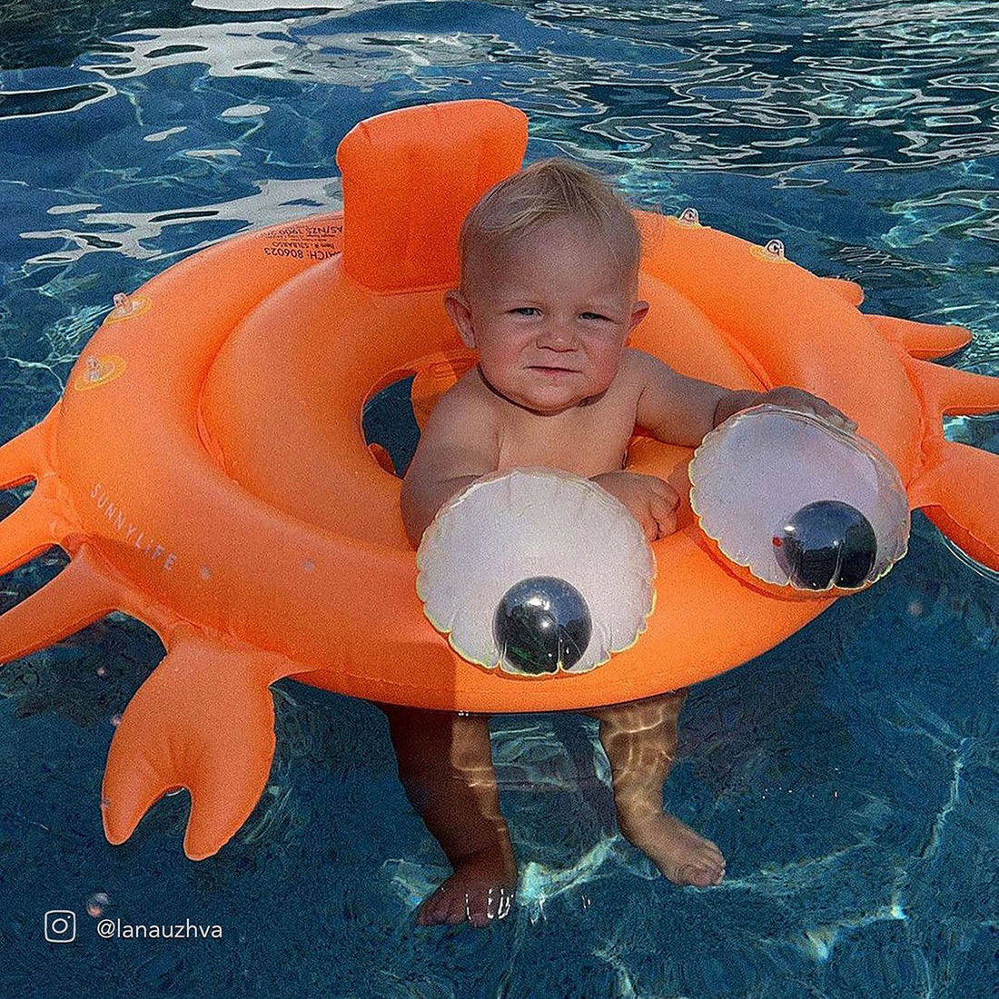 sunnylife-baby-float-sonny-the-sea-creature-neon-orange-play-toy-sunl-s5lbabso-10