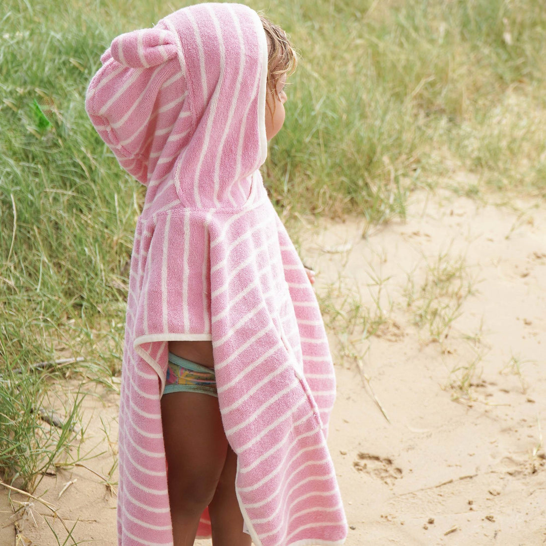 sunnylife-kids-character-hooded-towel-cotton-candy-pink-stripe-home-decor-clothing-wear-fashion-accessories-sunl-s51khtpk-06
