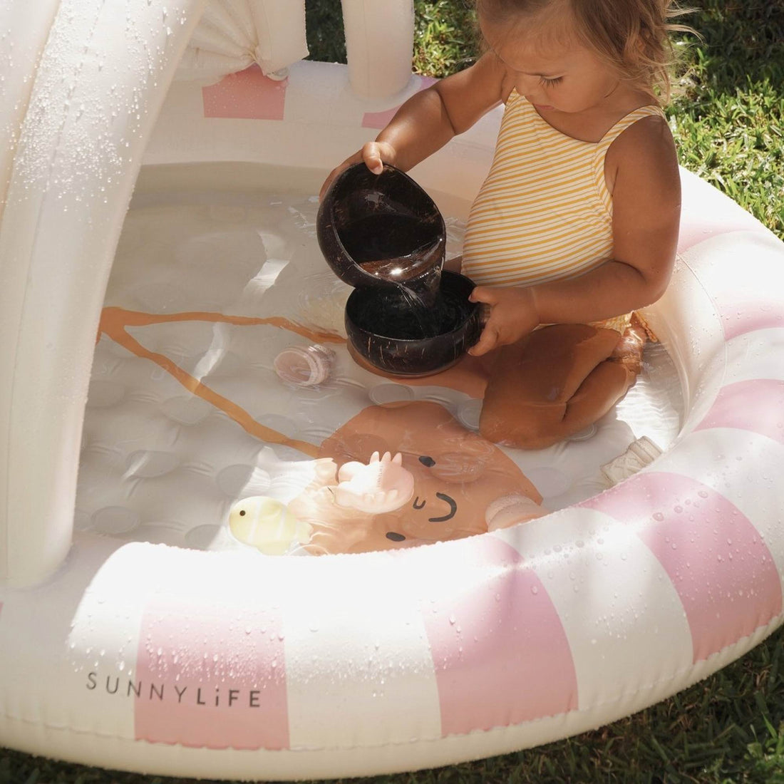 sunnylife-kids-inflatable-pool-cotton-candy-cherry-play-toy-sunl-s51kpcpk-09