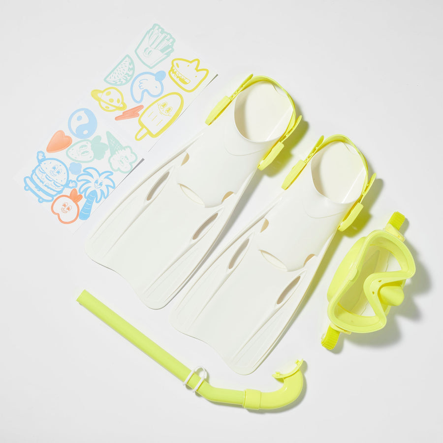 sunnylife-kids-snorkel-set-medium-the-sea-kids-yellow-sunl-s41dskds