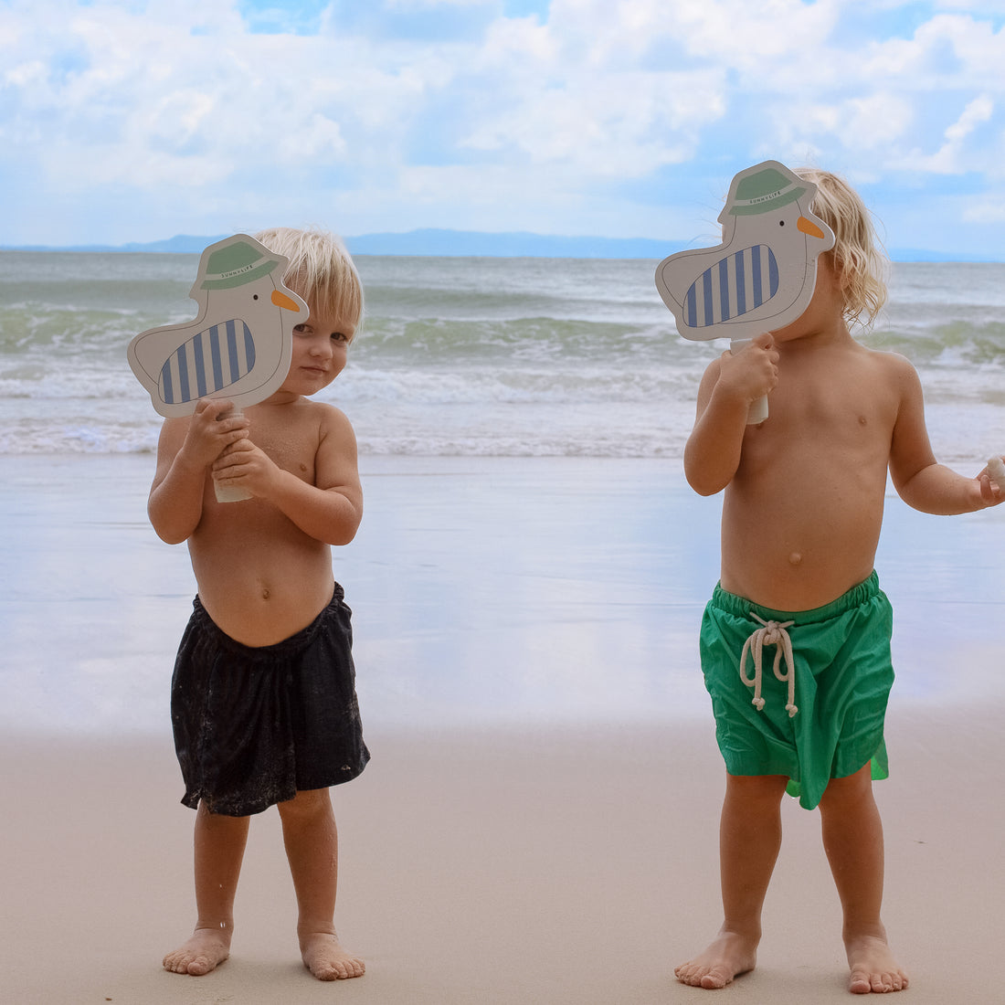 sunnylife-kids-velcro-beach-bats-sid-the-seagull-blue-stripe-sunl-s51kvbml