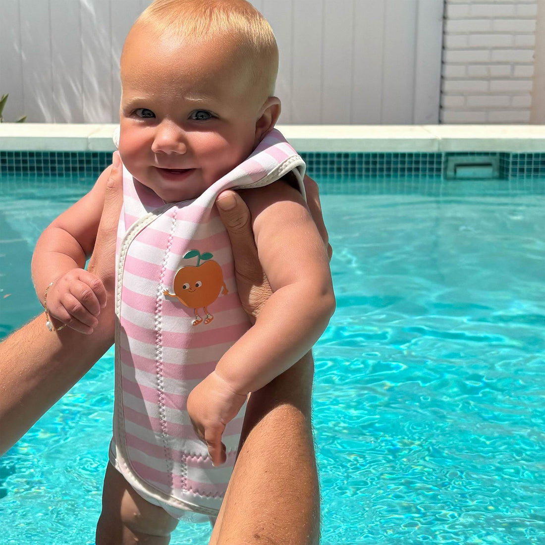 sunnylife-natural-rubber-baby-wetsuit-poppy-the-peach-cream-baby-nursery-clothing-wear-fashion-sunl-s61nrwpc-08