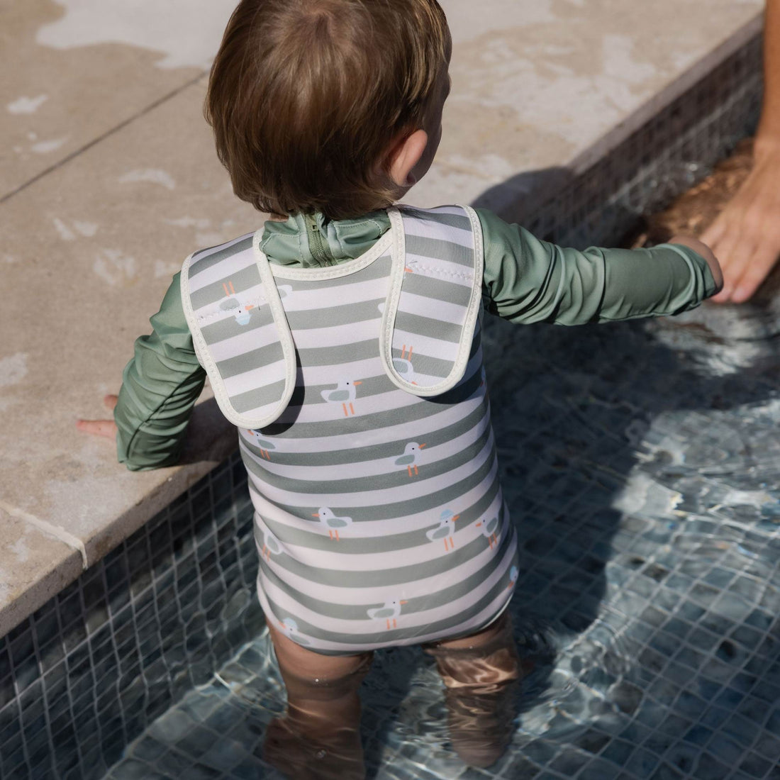 sunnylife-natural-rubber-baby-wetsuit-sammy-the-seagull-green-stripe-baby-nursery-clothing-wear-fashion-sunl-s61nrwsg-09