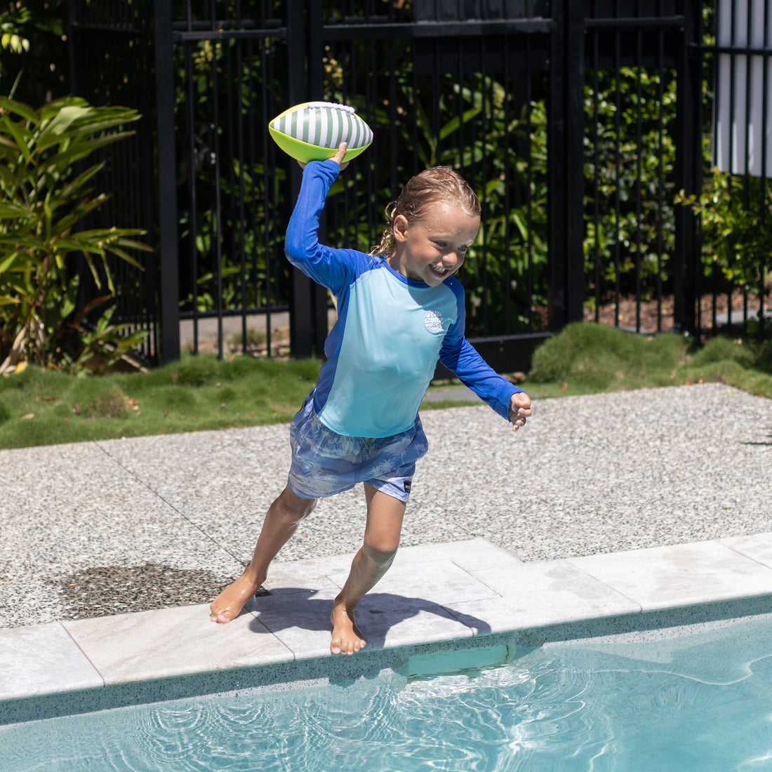 sunnylife-neoprene-football-tides-out-citrus-sunl-s51nfbml