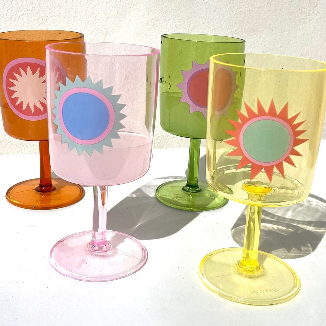 sunnylife-poolside-wine-glass-rio-sun-multi-set-of-4-sunl-s41wgmul