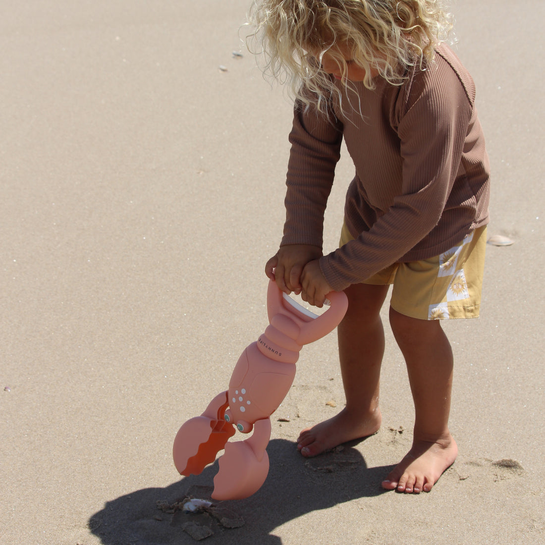 sunnylife-sand-claws-lobster-coral-sunl-s51sclco
