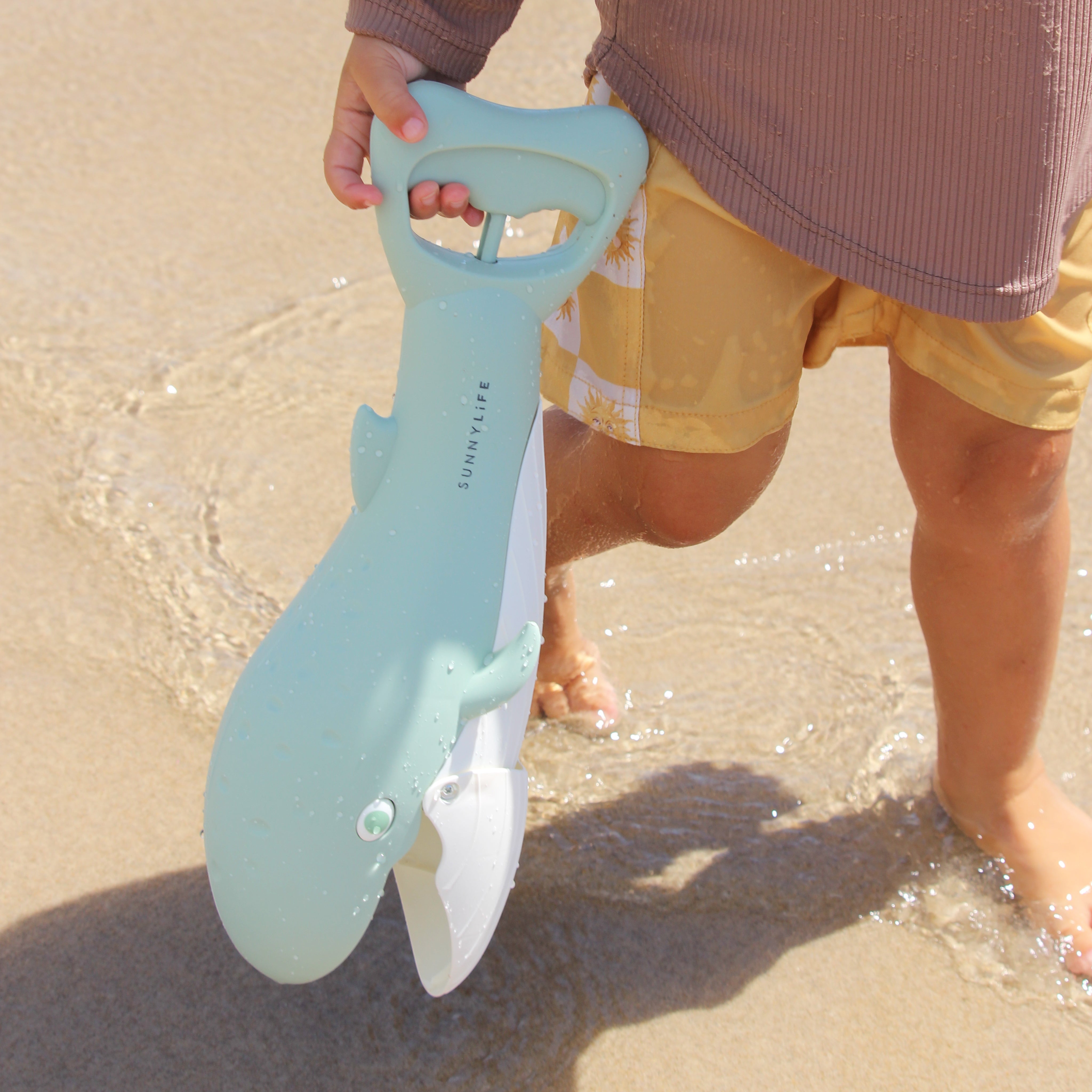 sunnylife-sand-claws-whale-green0sunl-s51sclbl