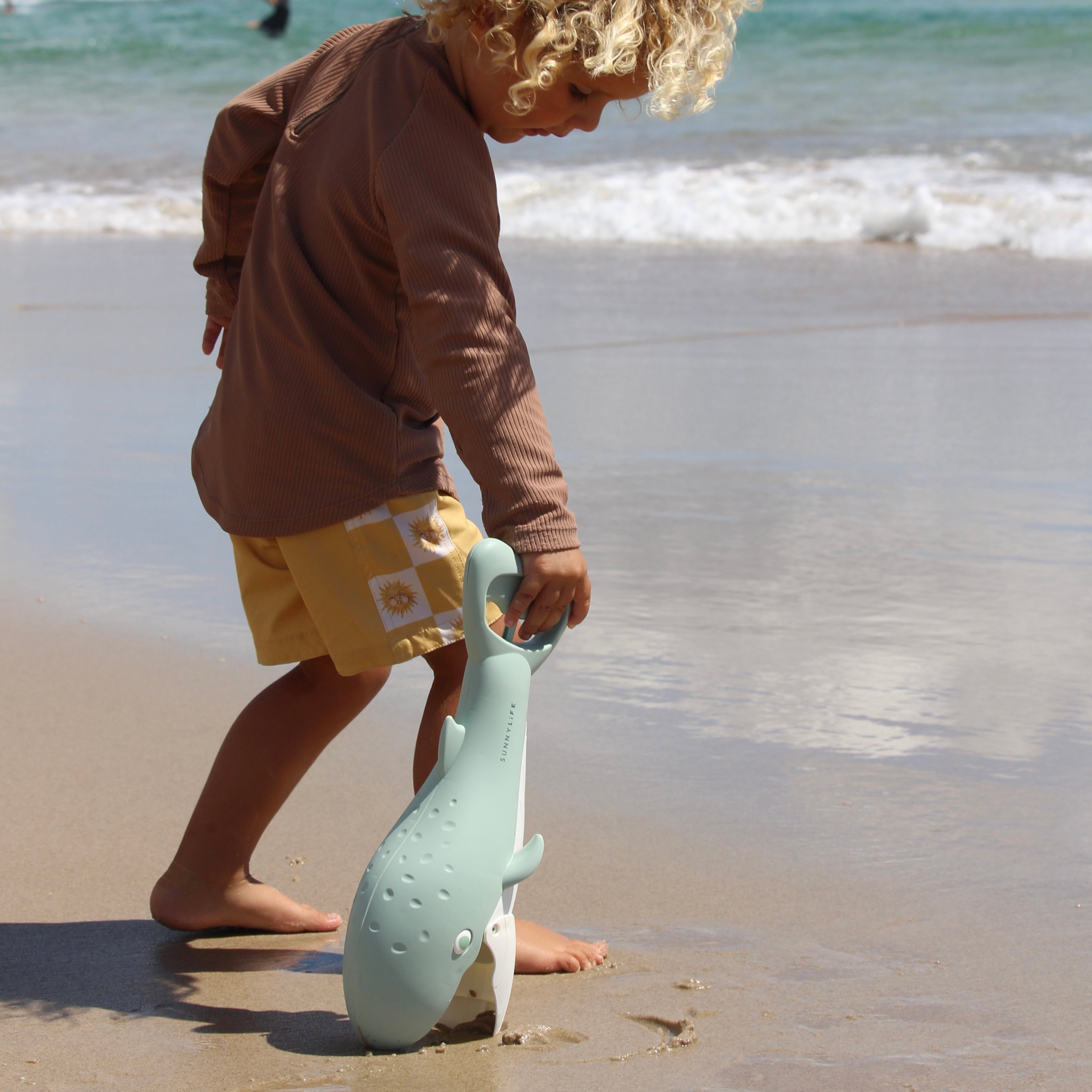 sunnylife-sand-claws-whale-green0sunl-s51sclbl