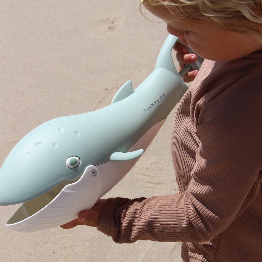 sunnylife-sand-claws-whale-green0sunl-s51sclbl