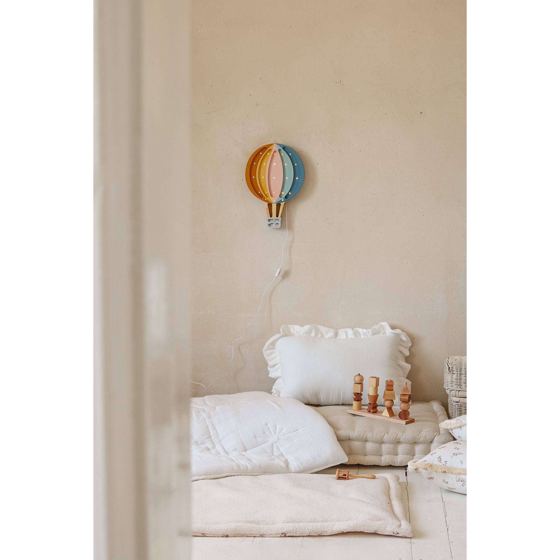 little-lights-hot-air-balloon-retro-rainbow-lamp-litl-ll027-440