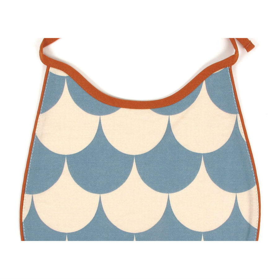 nobodinoz-bib-cotton-blue-scales-02