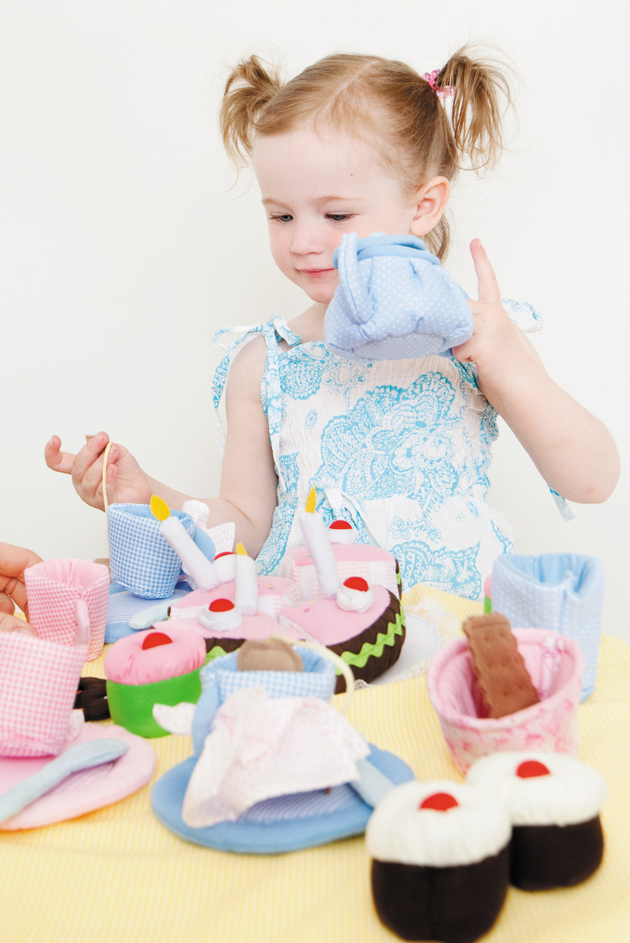 Oskar and Ellen Soft Tea Set with Cupcakes