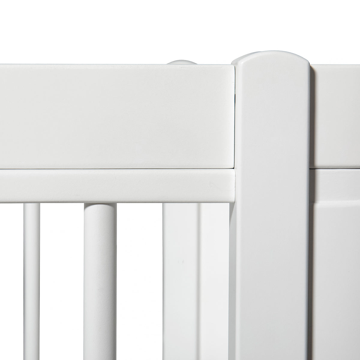 Oliver Furniture Wood Mini+ Cot Bed (With Junior Conversion Kit) - White