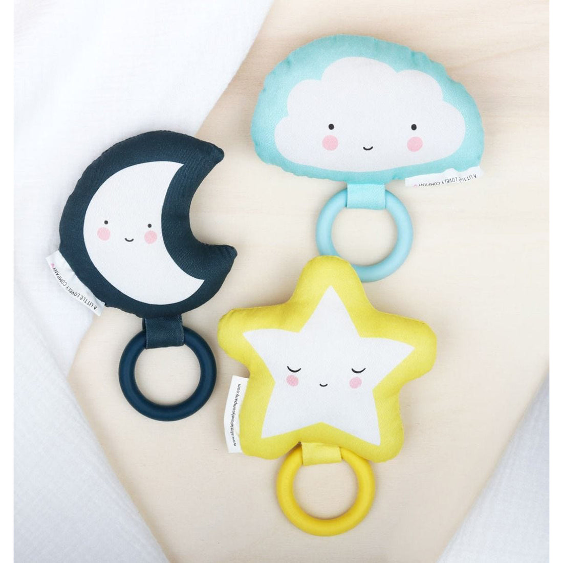 a-little-lovely-company-baby-rattle-moon- (5)