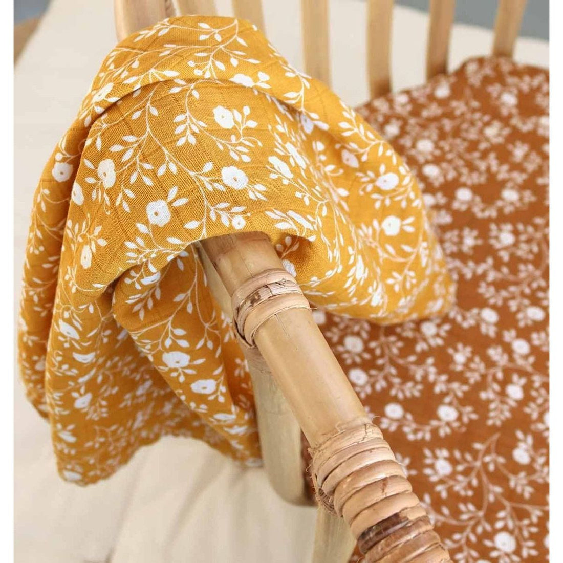 a-little-lovely-company-muslin-cloth-set-of-2-blossom-caramel-baby-nursery-allc-mublca06-00007