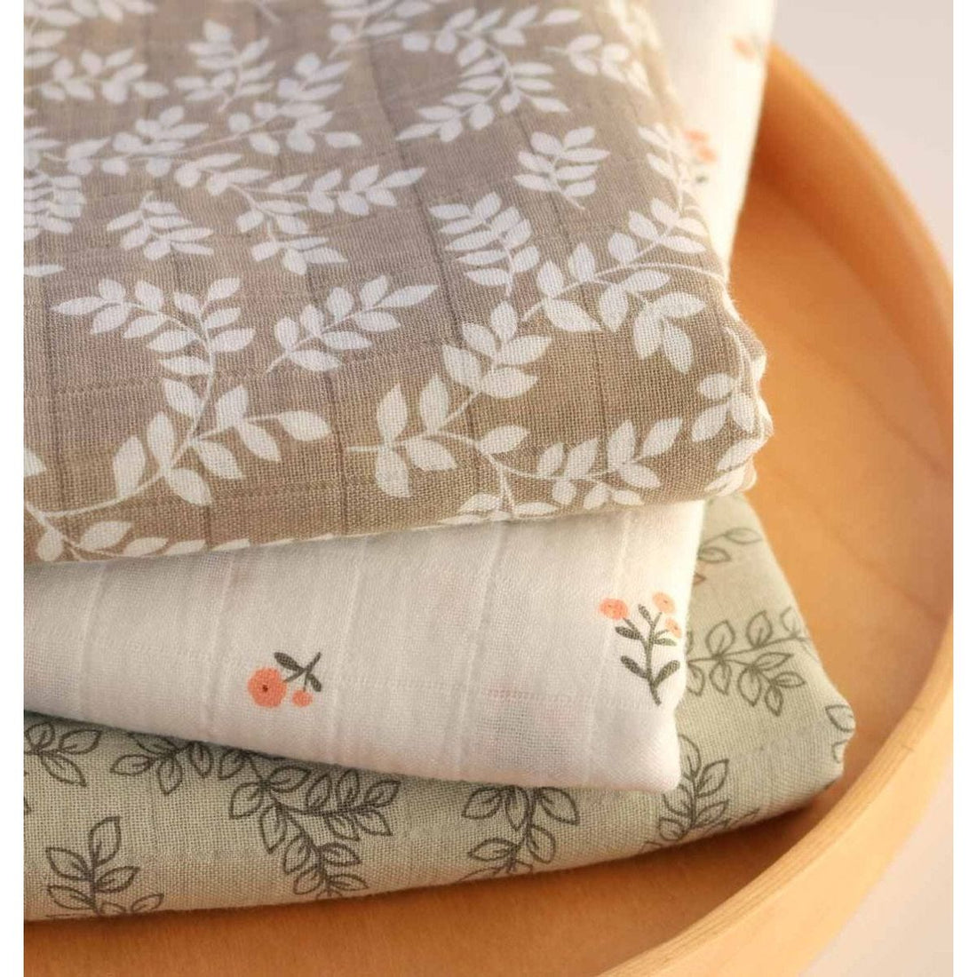 a-little-lovely-company-muslin-cloth-set-of-2-leaves-taupe-baby-nursery-allc-mulebr03-00006