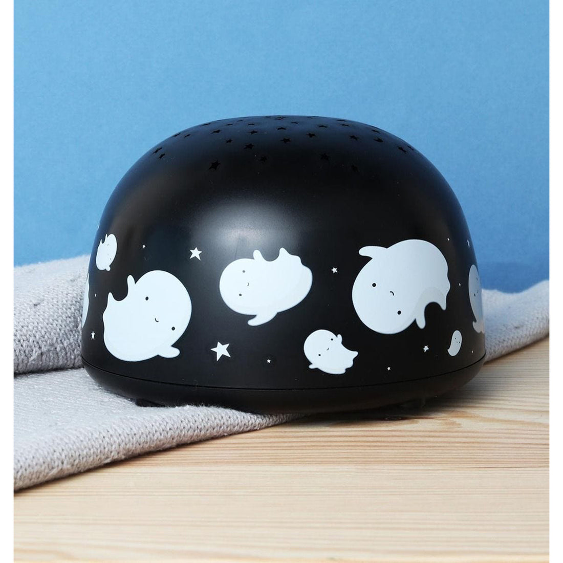 a-little-lovely-company-projector-light-ghost-allc-plhomc24- (4)
