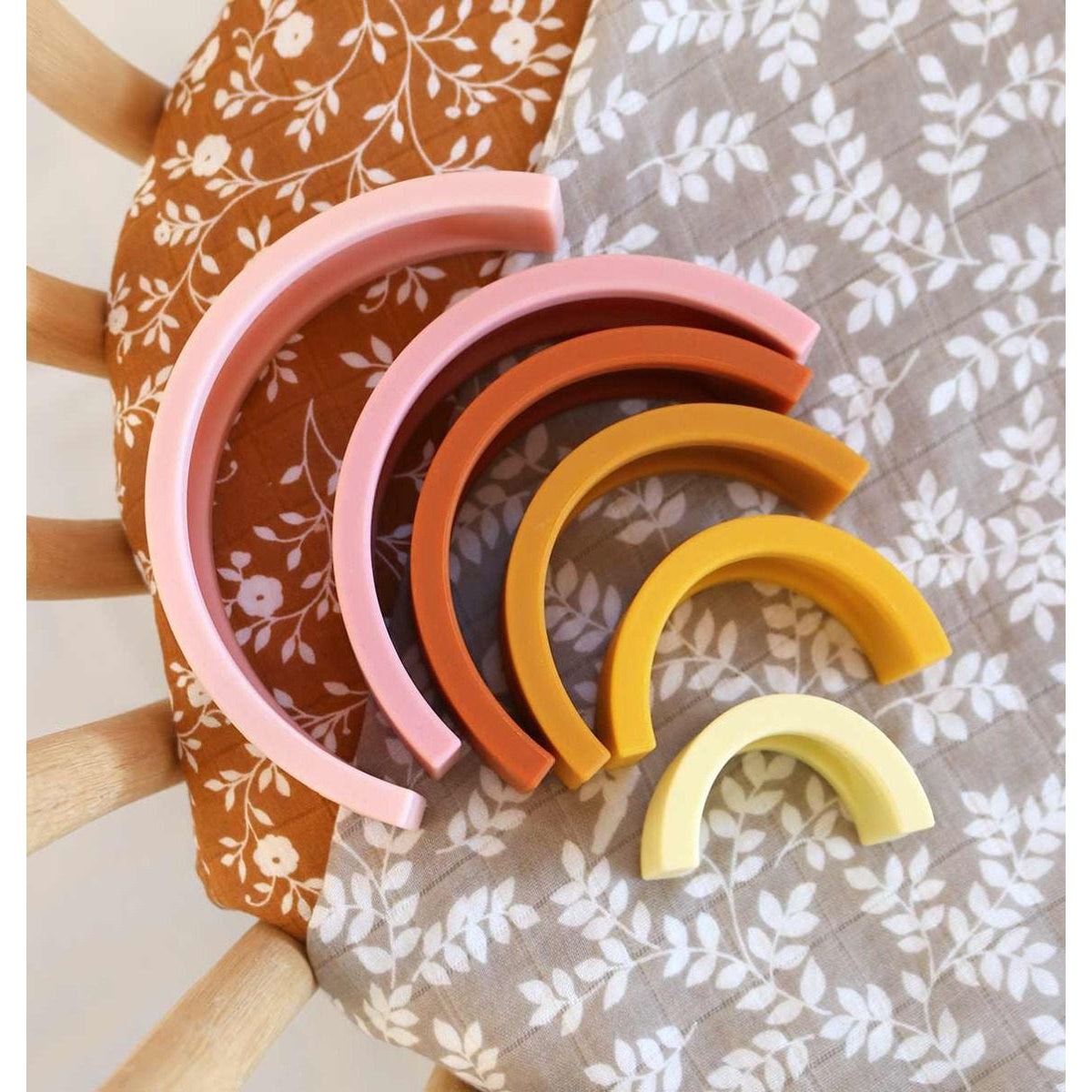 a-little-lovely-company-rainbow-stacking-toy-sunset-allc-sistsu01- (7)