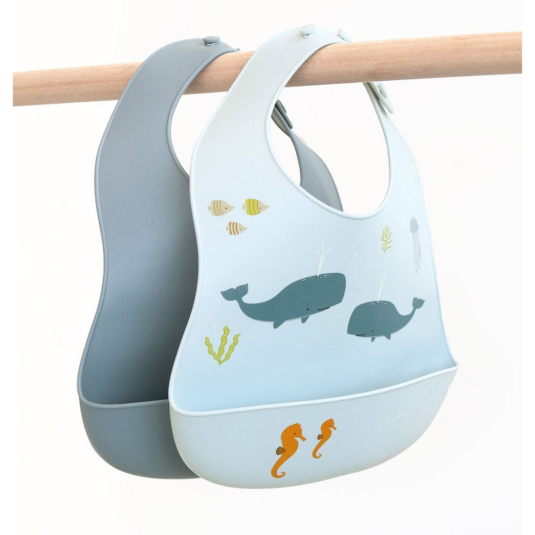 a-little-lovely-company-silicone-bibs-set-of-2-ocean-allc-sbocbu03- (2)